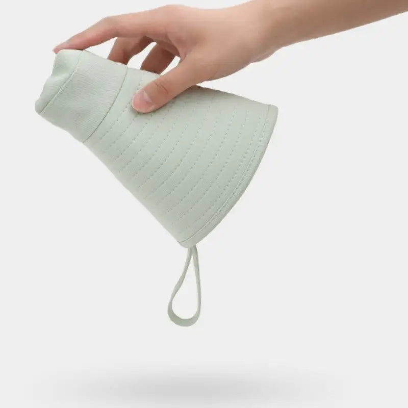 Female packable bush hat