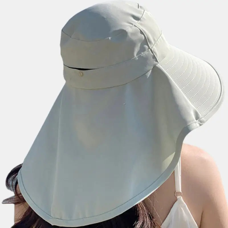 Female packable bush hat