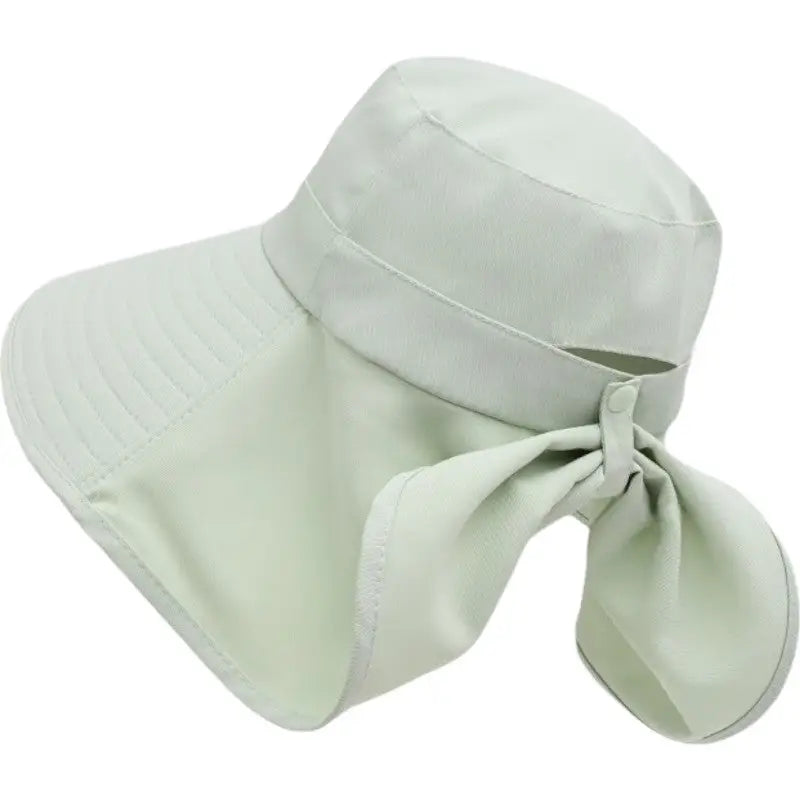 Female packable bush hat