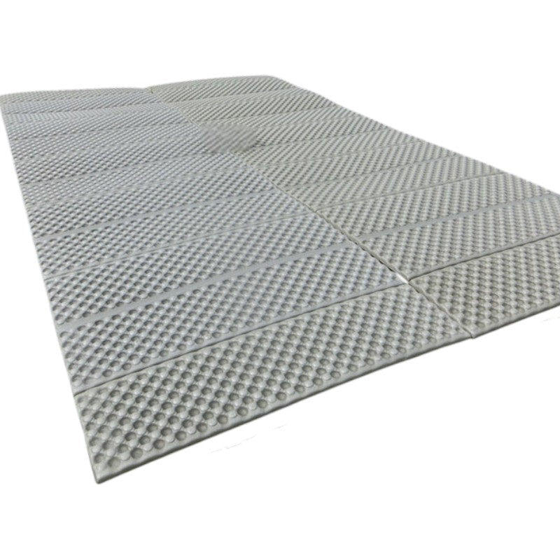 Insulated sleeping mat