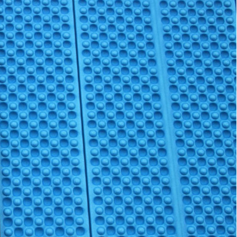 Insulated sleeping mat