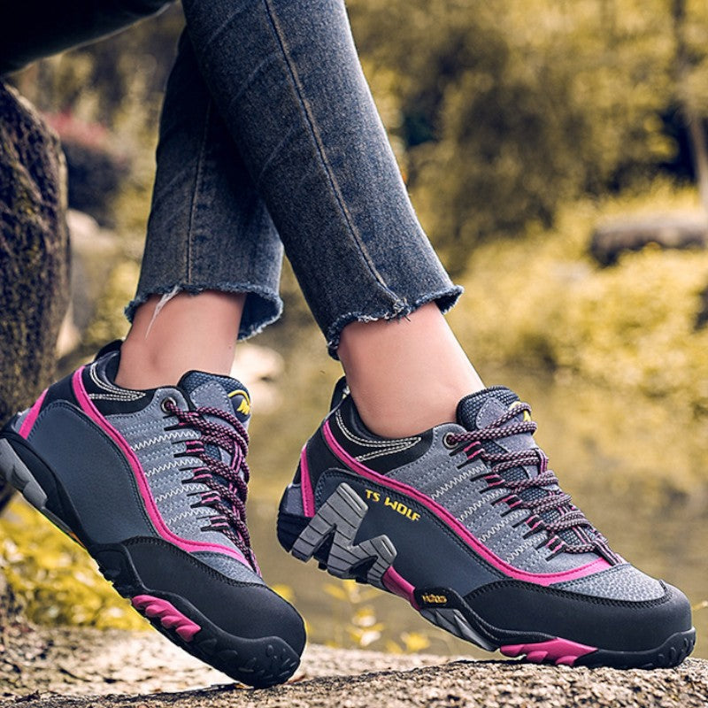 Lightweight tactical hiking shoes