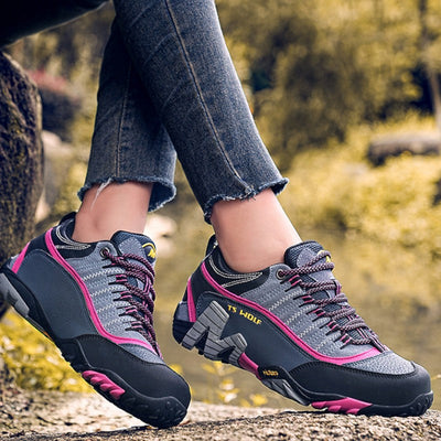 Lightweight tactical hiking shoes
