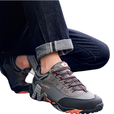 Lightweight tactical hiking shoes