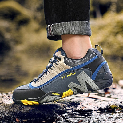 Lightweight tactical hiking shoes