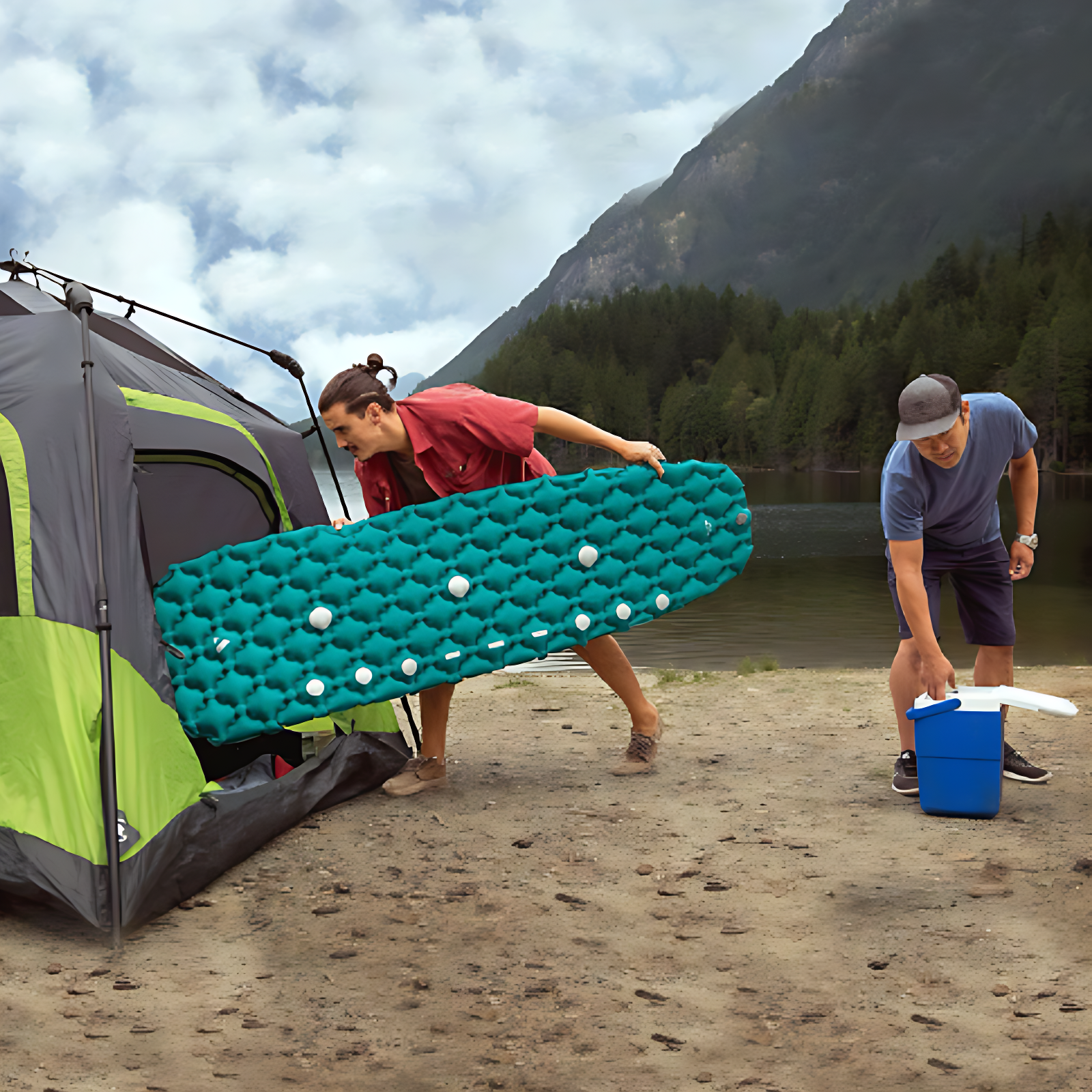 Reflective sleeping mat inflatable