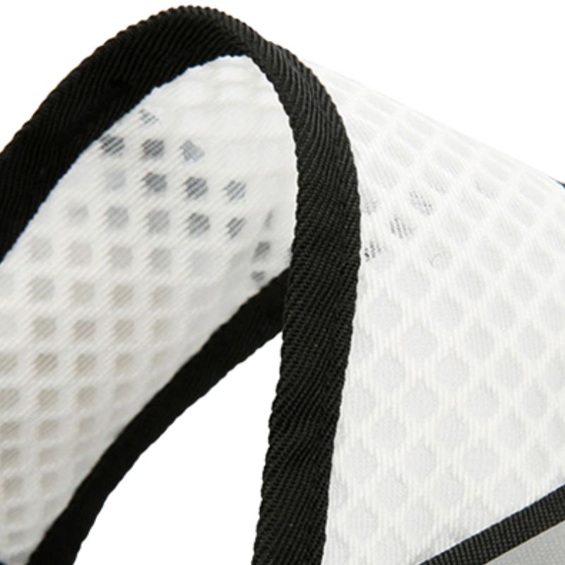 Daypack with hydration compartment