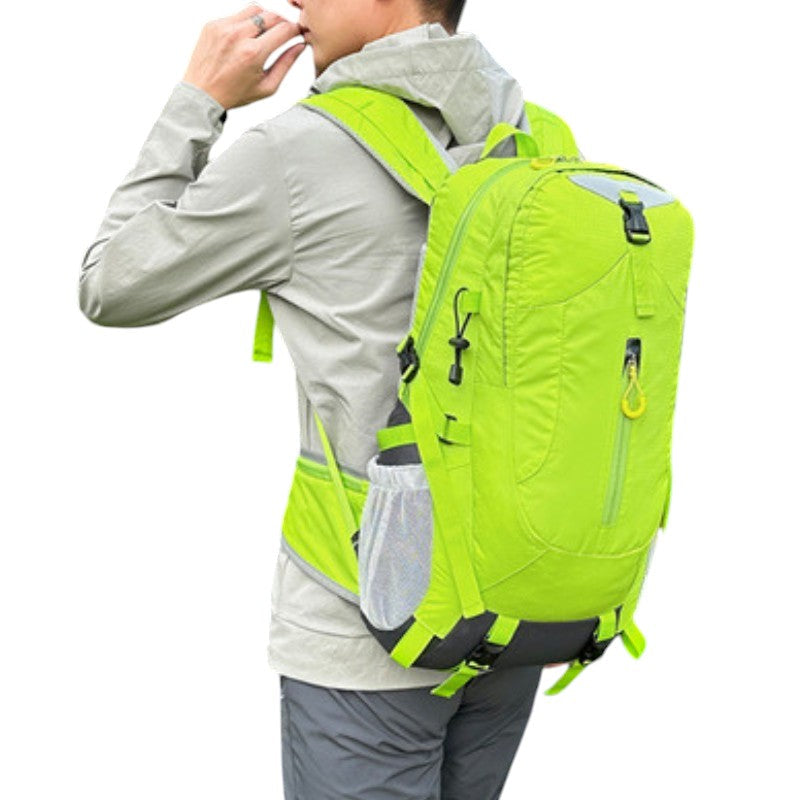 Lightweight hiking backpack