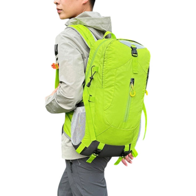 Lightweight hiking backpack