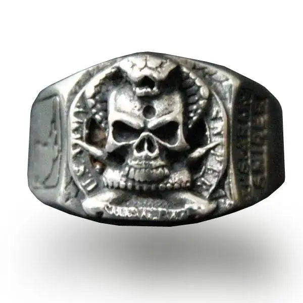 Skull ring