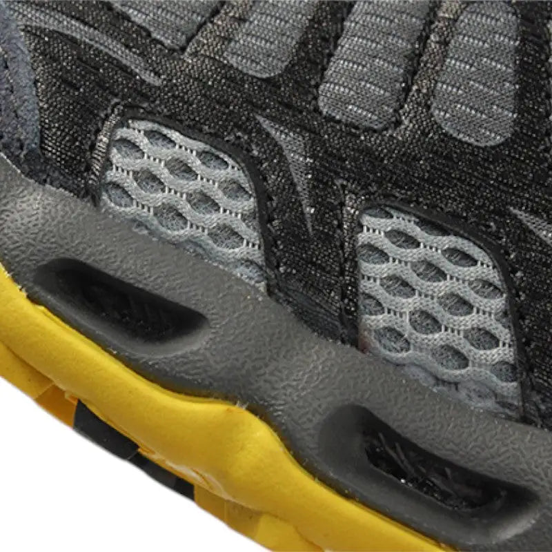 Low hiking shoes