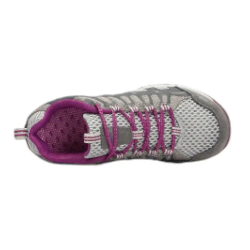 Low hiking shoes