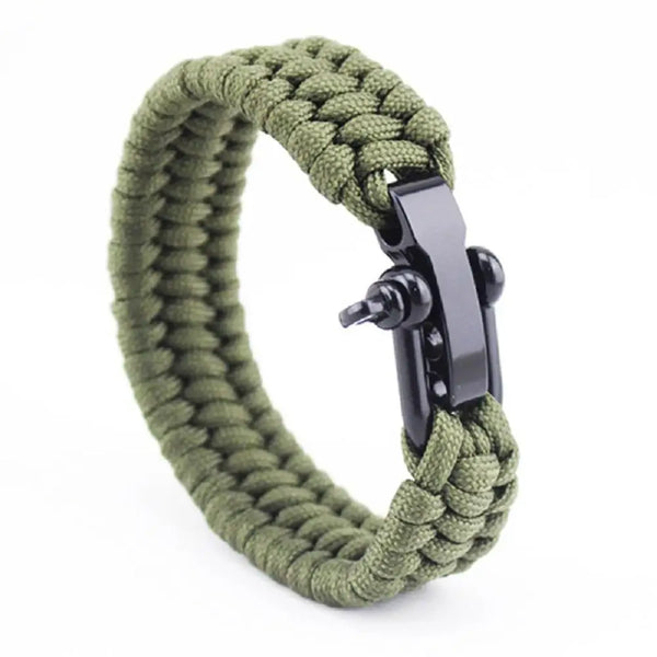 Tactical paracord bracelet