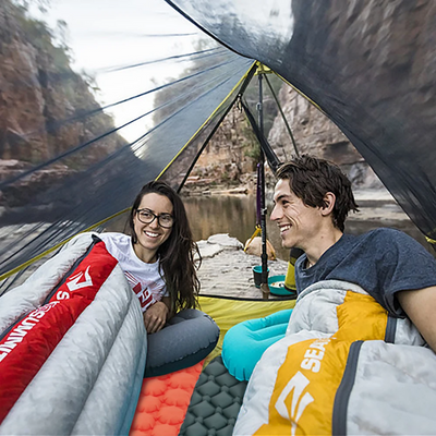 Inflatable single sleeping pad