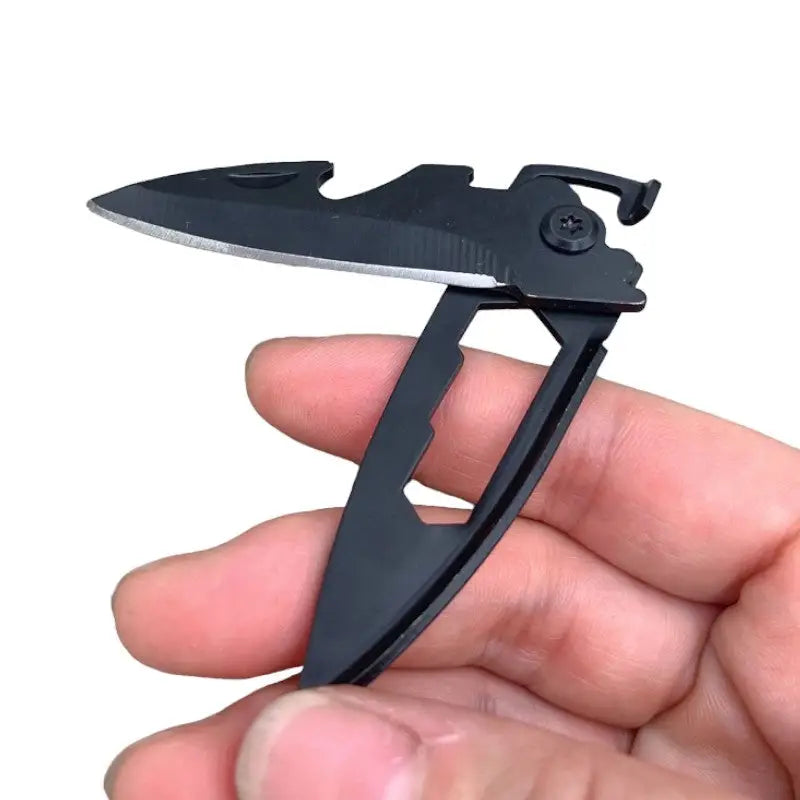 Survival kit with fire starter
