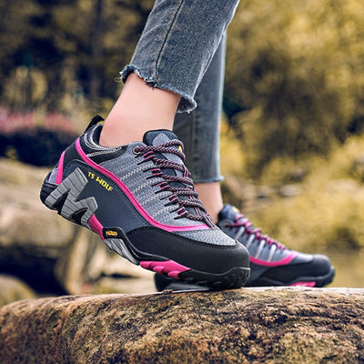 Lightweight tactical hiking shoes