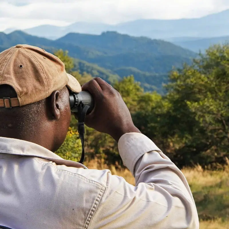 Long range night vision binoculars