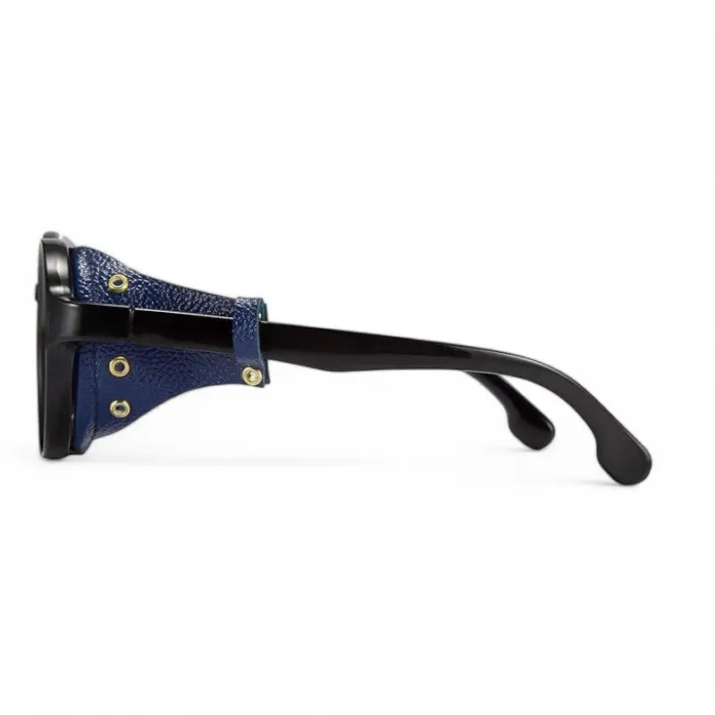 Sunglasses with side shields