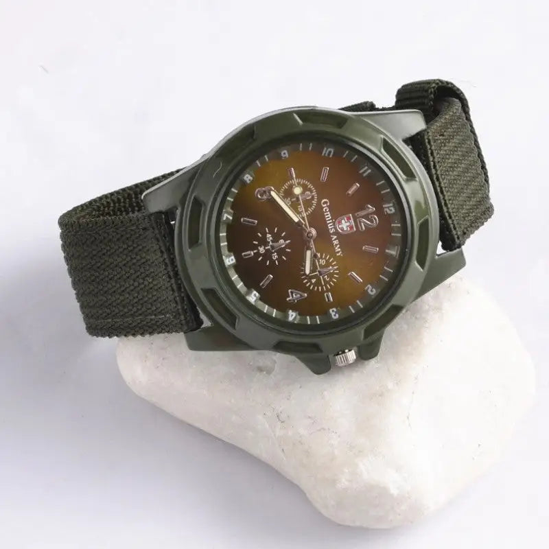 Nylon strap watch