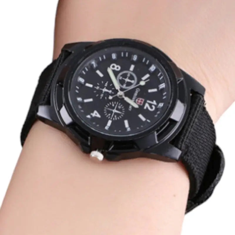 Nylon strap watch