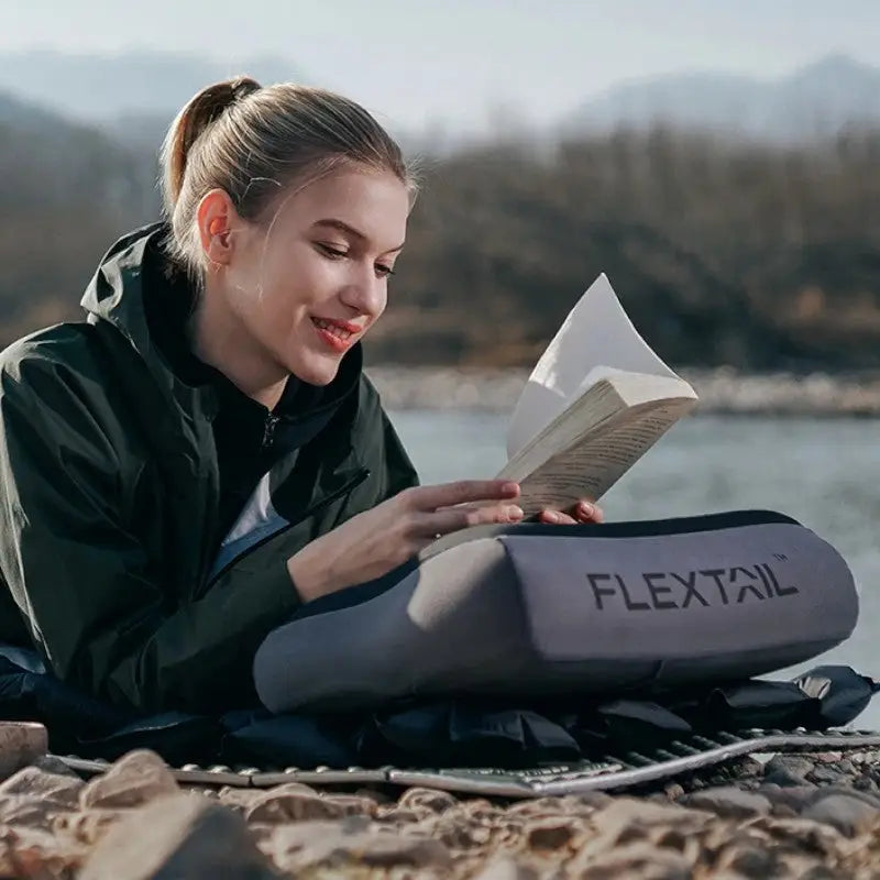 Inflatable backpacking pillow
