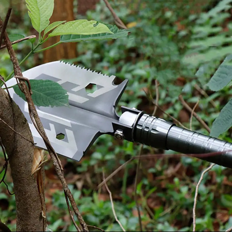 Folding camp shovel