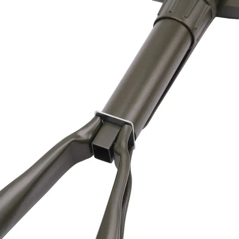 Entrenching tool