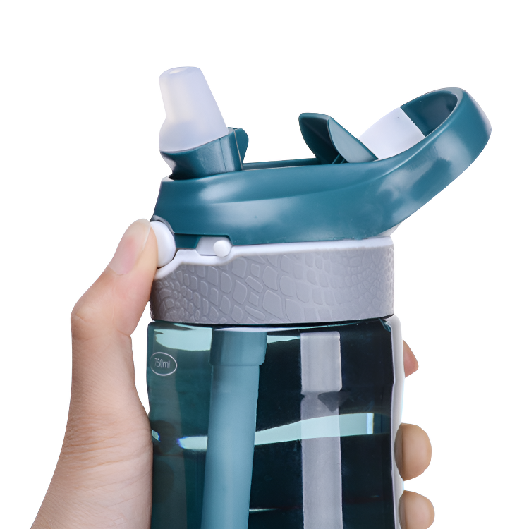 Water bottle with filter straw